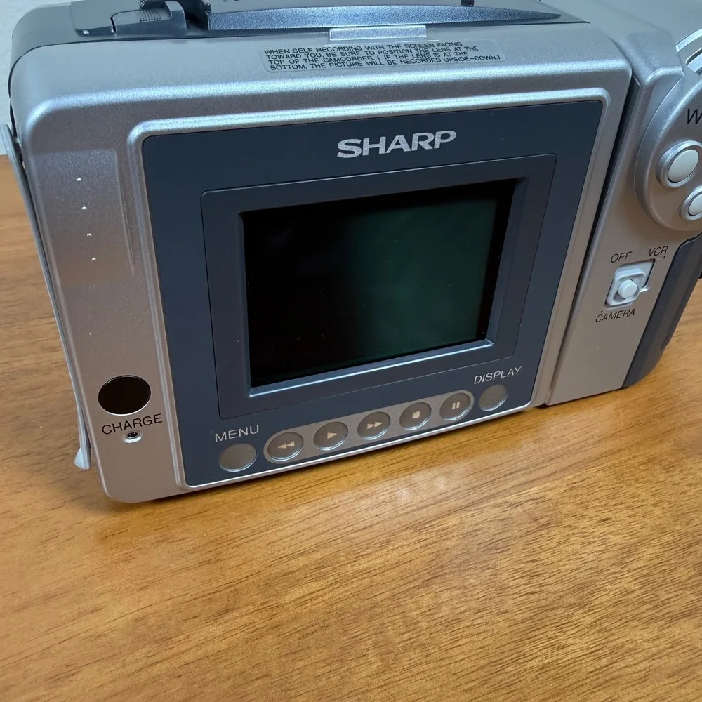 Sharp Viewcam VL-AH151 Hi8 Camcorder 400x Digital Zoom w/ Accessories No Battery